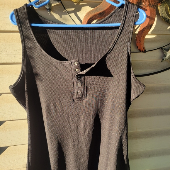 Sexy black tank top with snaps 12 - Picture 3 of 4